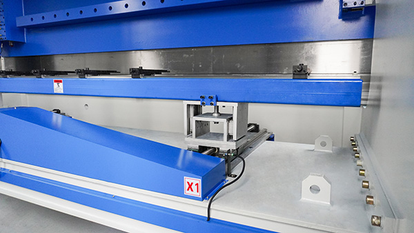 Synchronized Back Gauge